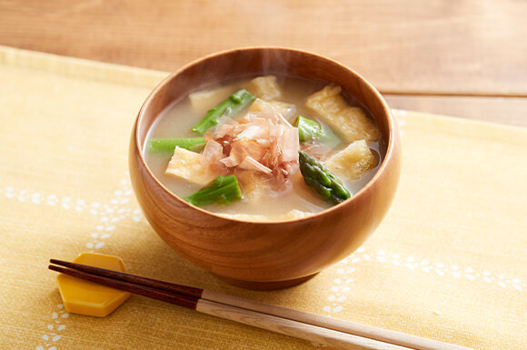 アスパラと油揚げの味噌汁 