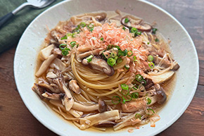 たっぷりきのこの和風スープパスタ
