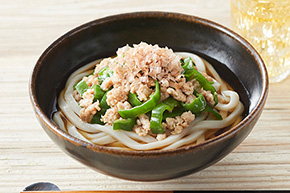 ピーマンたっぷり！そぼろうどん