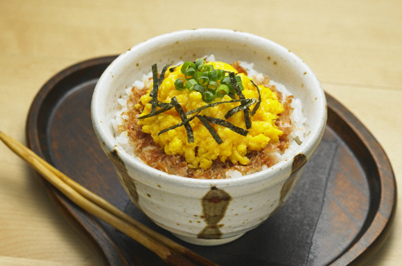 甘い炒り卵のせ丼