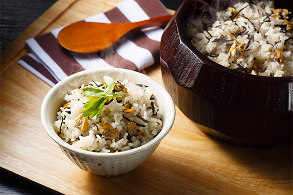 ひじきとあさりのおだしが香る炊き込みご飯