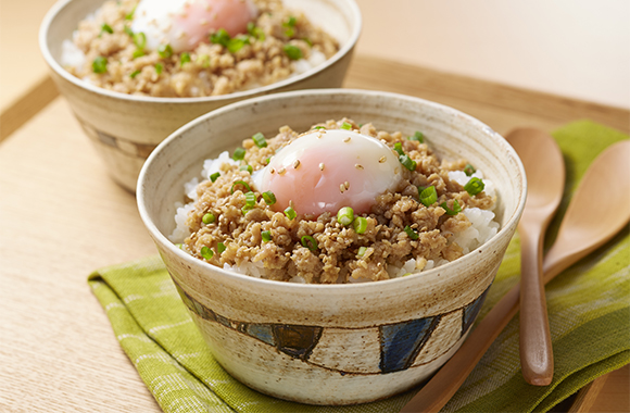 温玉鶏そぼろ丼