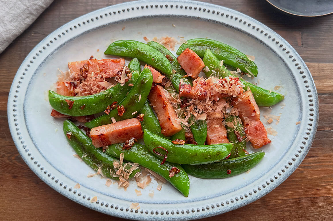スナップえんどうとベーコンのぺぺロン風