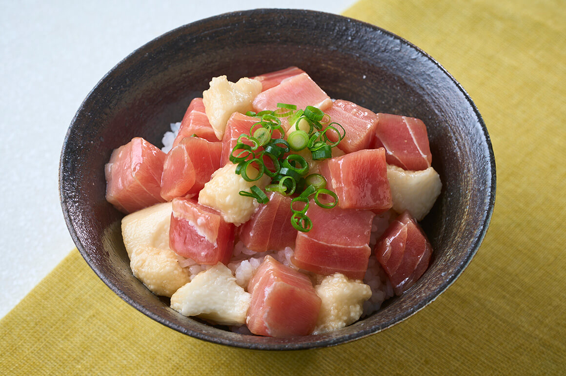 まぐろととたたき長いもの漬け丼