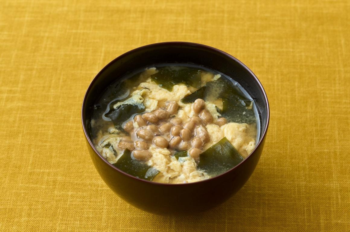 わかめ、納豆のかき玉味噌汁