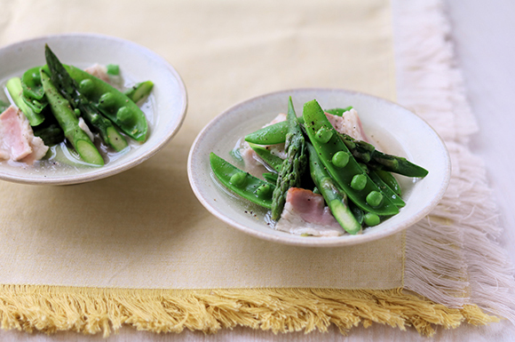 春野菜とベーコンの白だしさっと煮