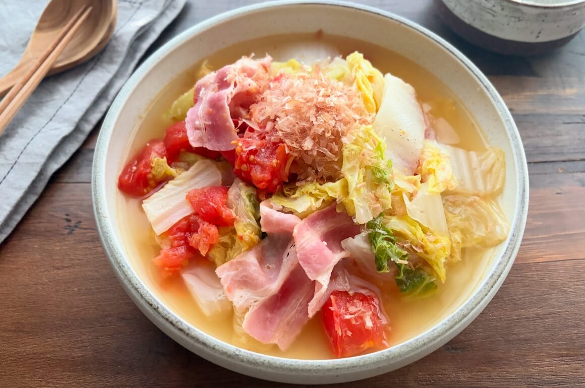白菜とベーコンのトマト重ね蒸し