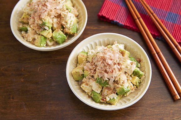 豆腐とアボカドのおかか和え