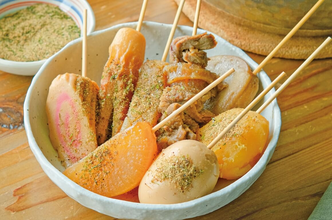 けずり粉と色々具材のおつまみ串おでん