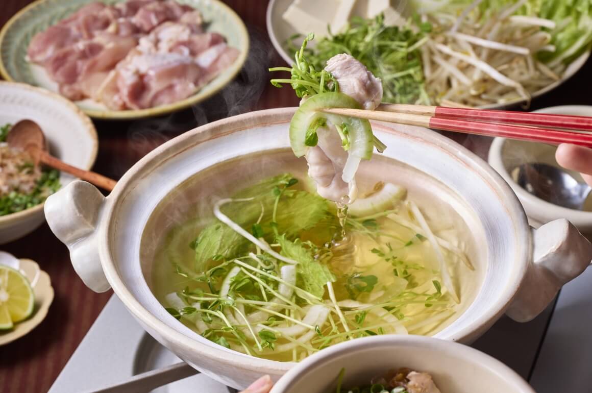 割烹白だしで鶏肉しゃぶしゃぶ