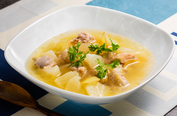 鶏もも肉と大根ごろごろ白だしスープ