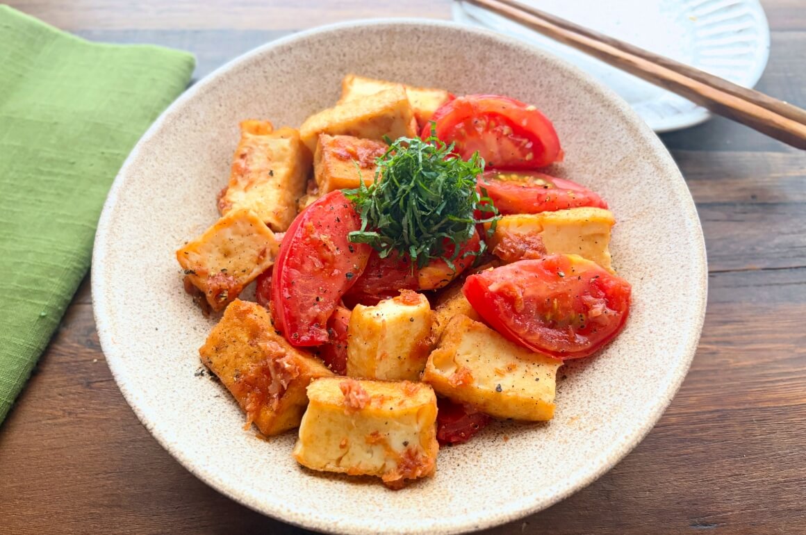 トマトと厚揚げのだし炒め