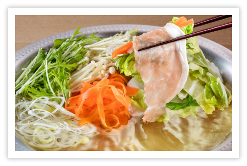だしにくぐらせてそのまま食べられる!つけダレ要らずのおだししやぶしやぶ